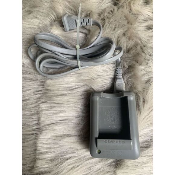 Olympus PEN Mini E-PM2 Digital Camera Including Lens 14-42mm and 40-150mm - Picture 8 of 10